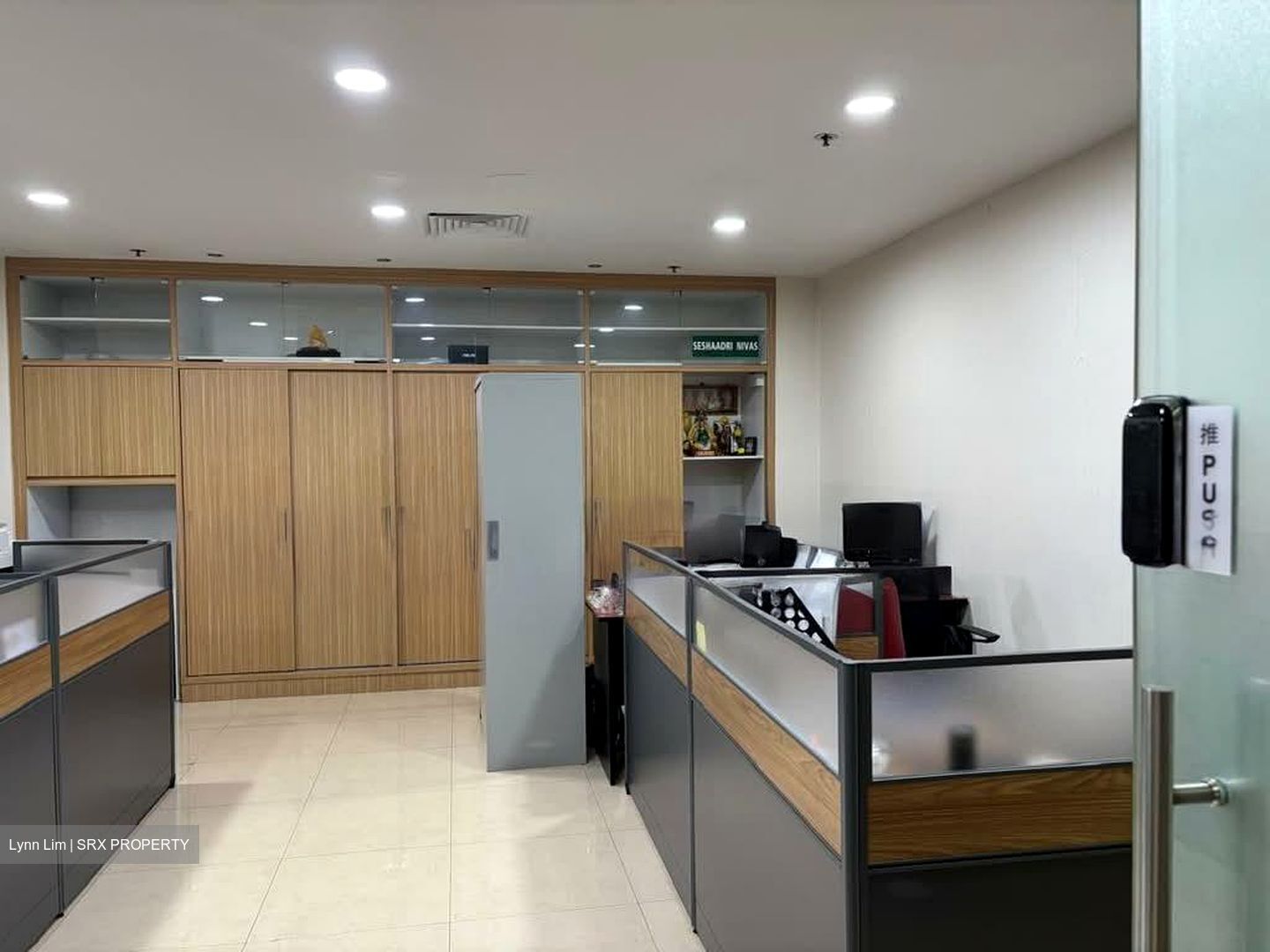 High Street Centre (D6), Retail #554061691